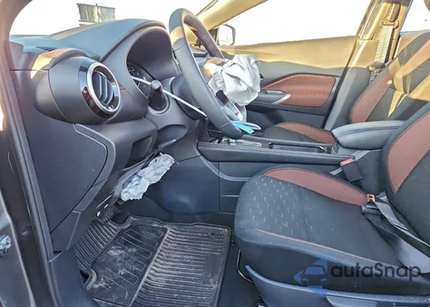 2024 Nissan Kicks Sr z USA, uszkodzony, nr VIN 3N1CP5DV2RL541002